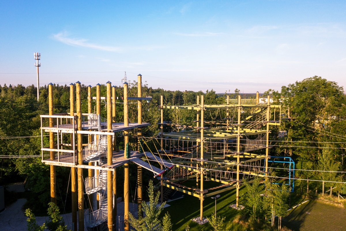 Outdoor-Klettergarten-Jochen-Schweizer-Arena