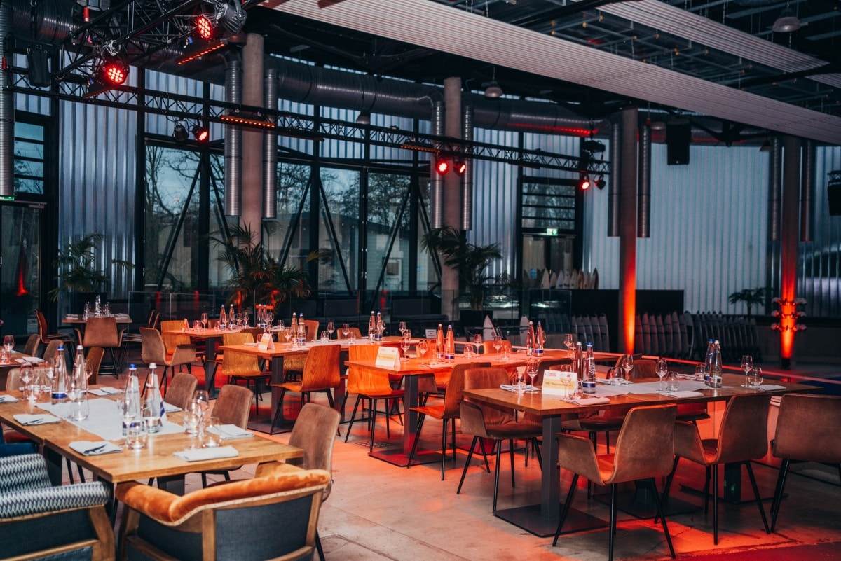 Entspannt und stylish genießen: in unserem Restaurant