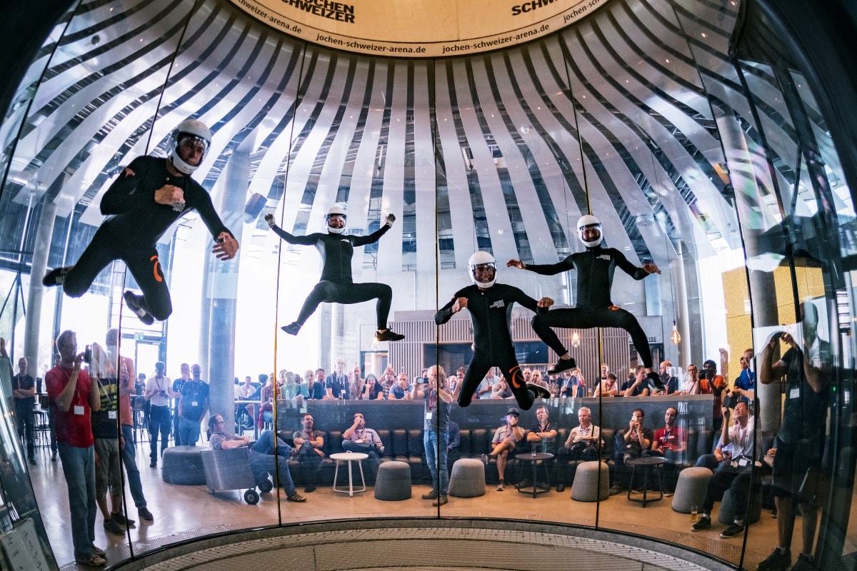 Gemeinsam Abheben beim Indoor Skydiving
