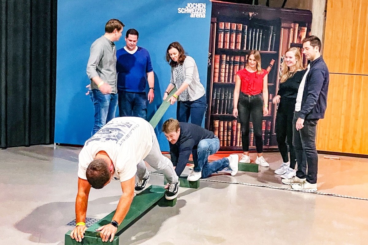 Bei schlechtem Wetter auch Indoor viel Action für Teams
