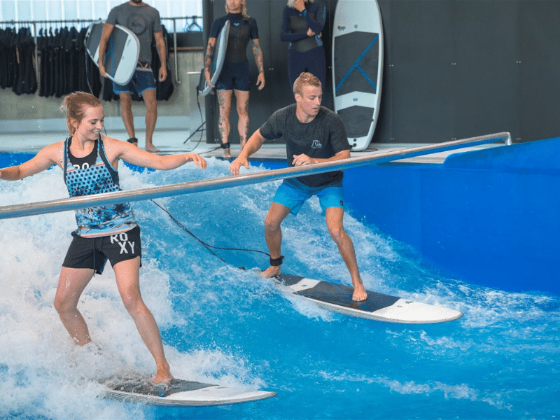 Indoor Surfen_ Surfen für 2 - Beginner I